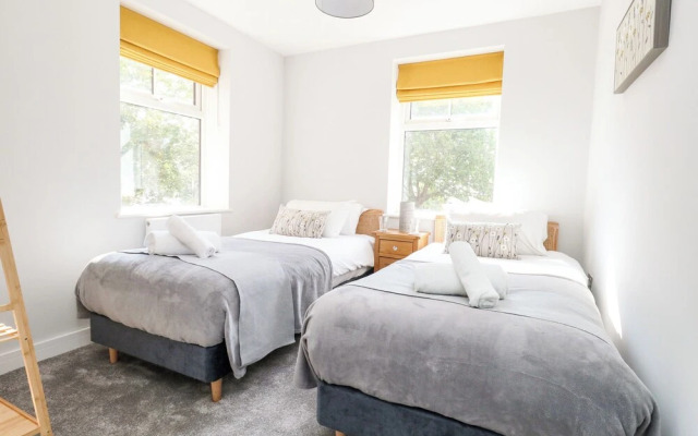 Flat 6, Thornlow Heights