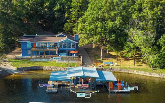 Lake Home Oasis - Sleeps 18
