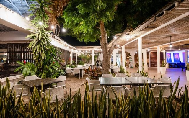 Playa Blanca Beach Resort - All Inclusive