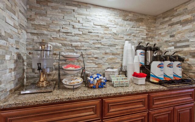 A Victory Hotel & Suites