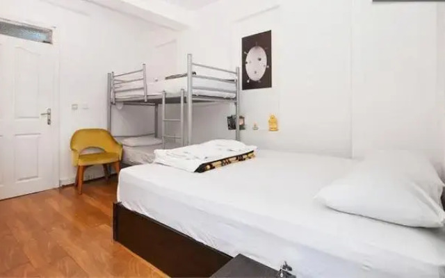 Manon Hostel Galata