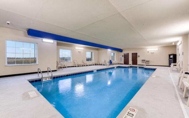 Cobblestone Hotel & Suites - Cozad