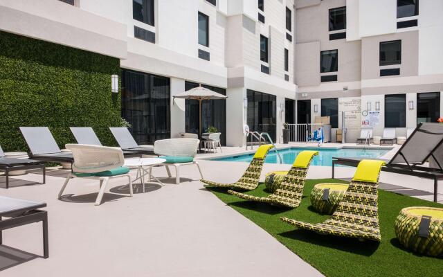 Hampton Inn & Suites Miami Wynwood Design District