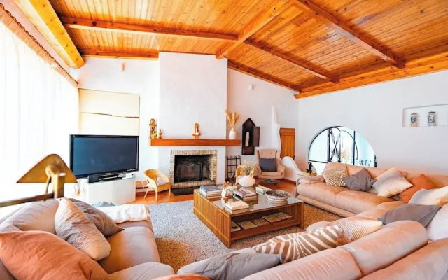 Family Paradise: Exquisite Retreat For Holidays