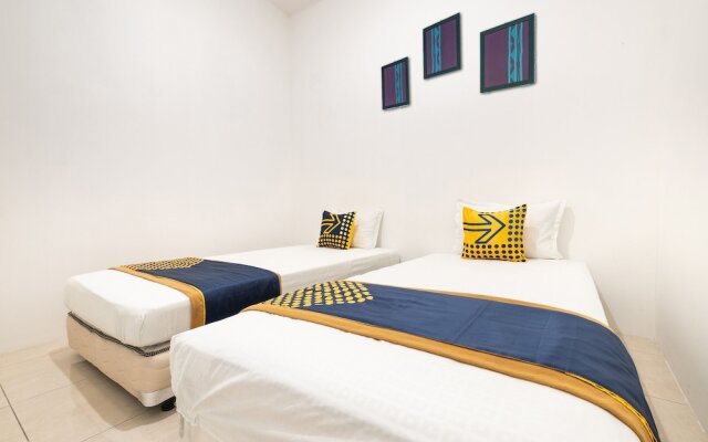 SPOT ON 2296 Star House