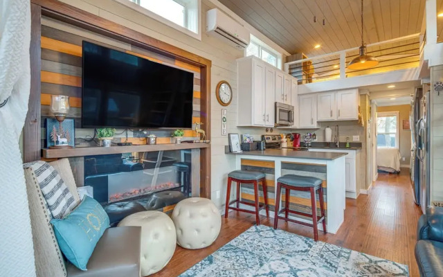 Tiny Home in Flat Rock: Easy Access to I-26!