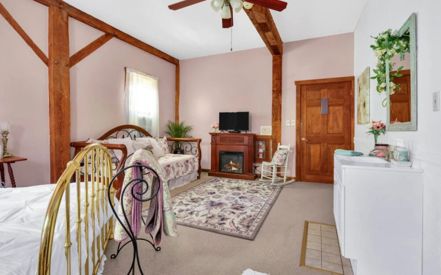 Osceola Mill Dining & Lodging