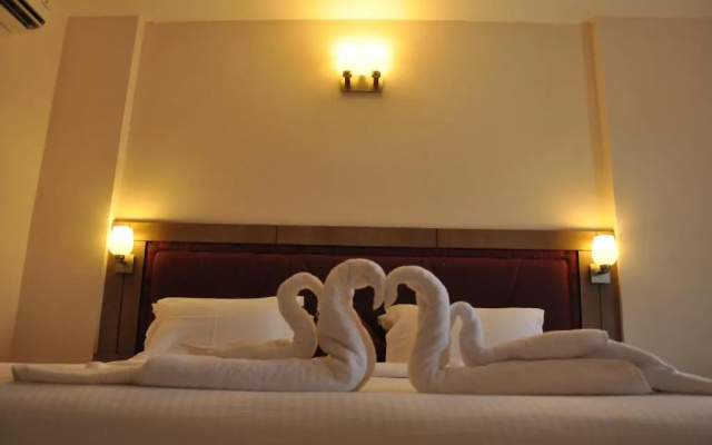 Chandra Royal Inn