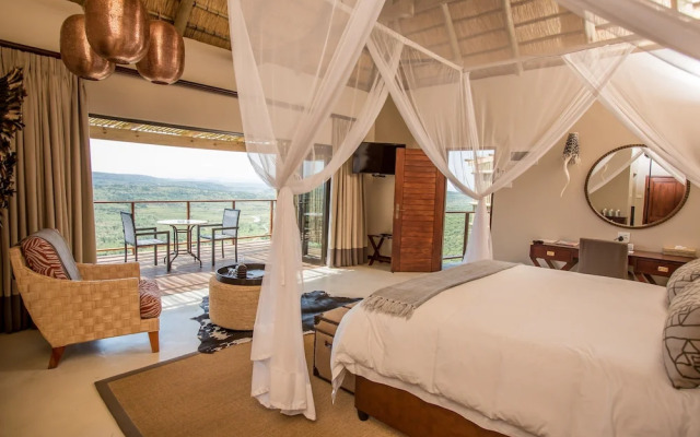Umzolozolo Private Safari Lodge