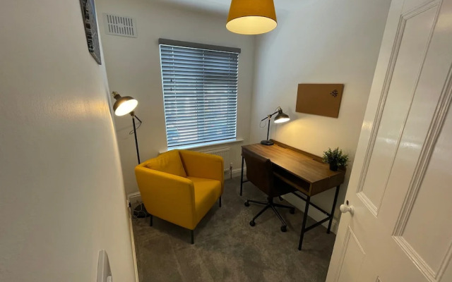 Cozy, Spacious 2Bd House In Historic Chapelfields