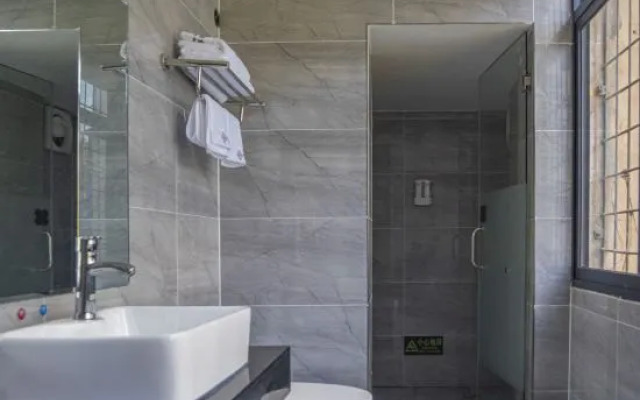 Heyuan Business Hotel