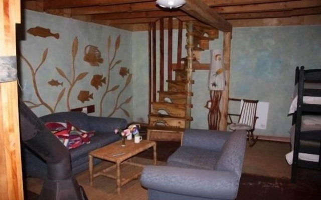 Sycamore Avenue Treehouses