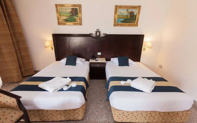 Golden 5 Diamond Resort