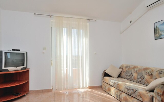 Nice Home in Privlaka With Wifi and 1 Bedrooms