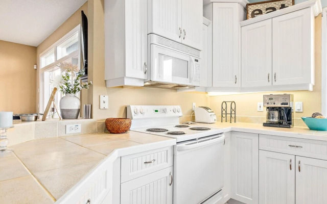 Tuscan Sun by Teeming Vacation Rentals