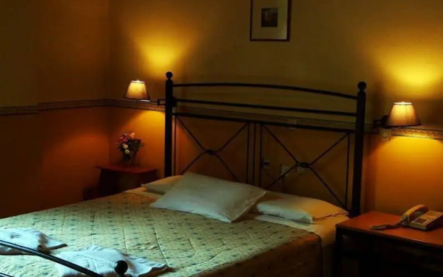 Alexandros Studios & Apartments
