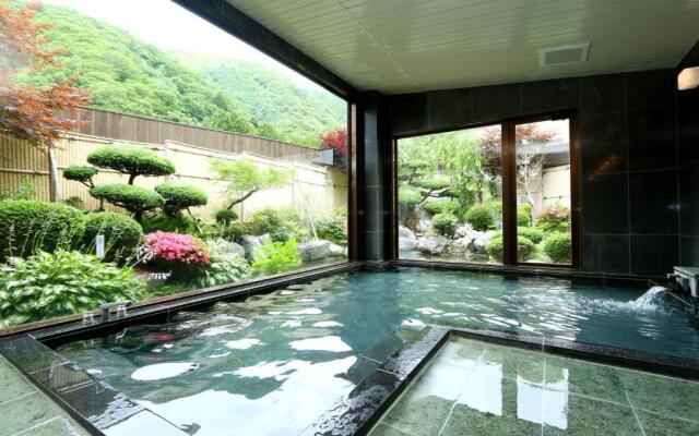 Shoji Mount Hotel