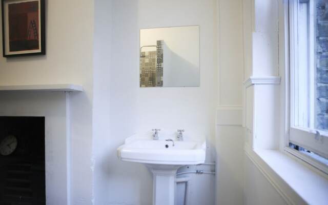 3 Bedroom House in the Heart of Shoreditch