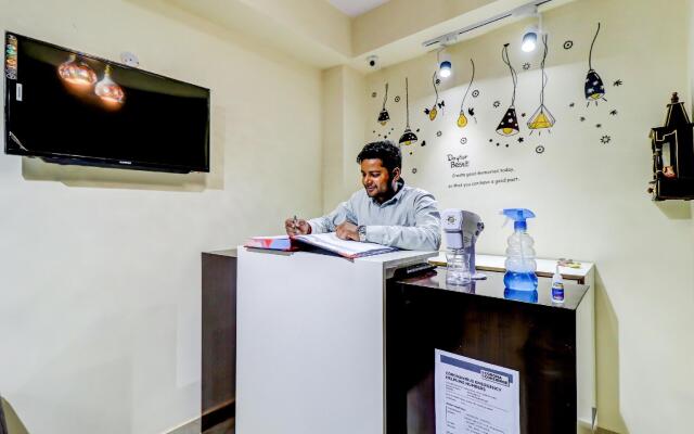 RS Hotels by OYO Rooms