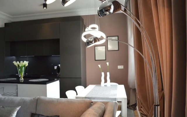 Platinum Apartment by PLA