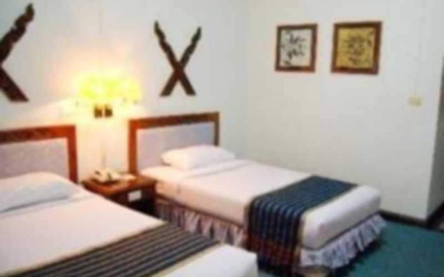 Mae Yom Palace Hotel