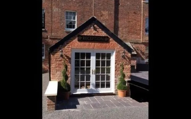 The West Wing at Everleigh Manor