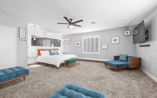 4bdrm 2 Bath Pool Close To Strip & Conventions