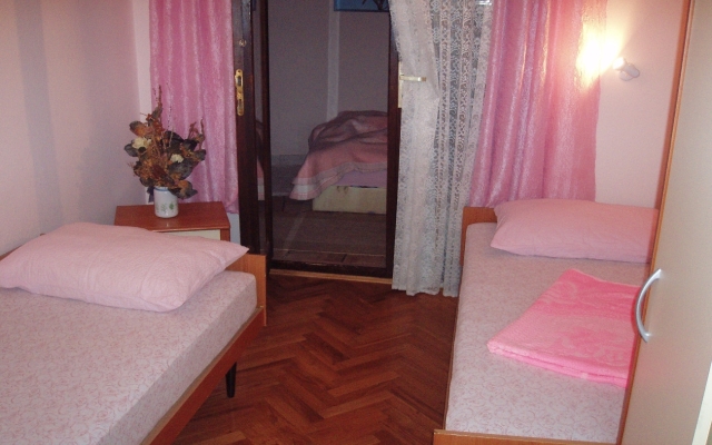 Apartment Lile - comfortable apartment and 3 bedrooms: A1 Pisak, Riviera Omis