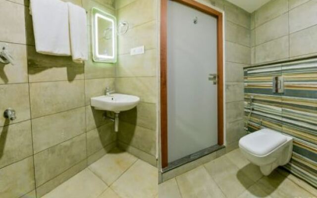 OYO 13221 Calicut Inn