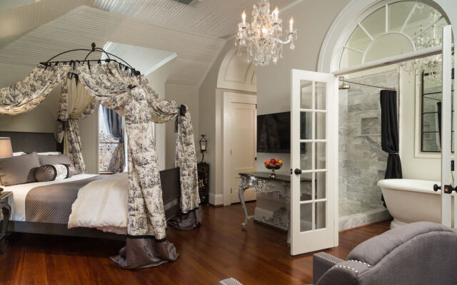 The Twelve Oaks Bed & Breakfast