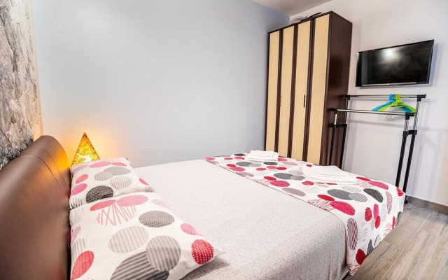 Modern apt Close to Znjan Beach, With big Terrace
