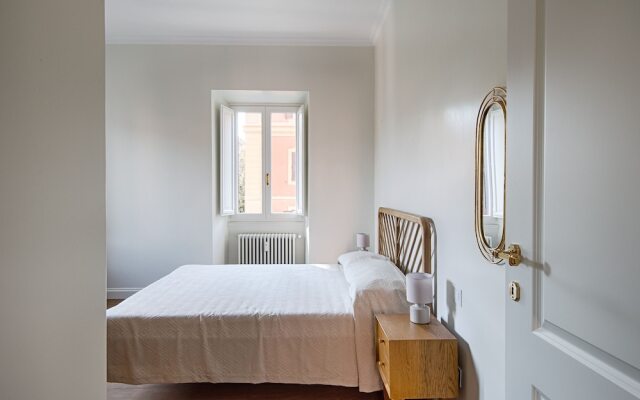 Auditorium Elegant Apartment