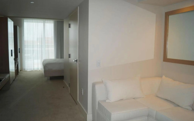 Grand Beach Hotel Surfside West