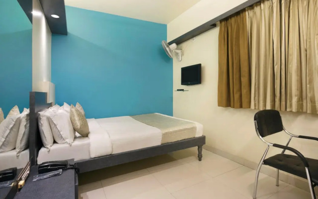 Mannars Deluxe Lodge