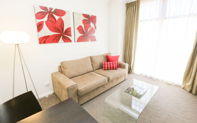 Indulge Apartments - Ontario