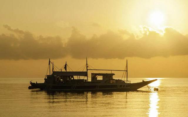 Mike's Dauin Beach Resort