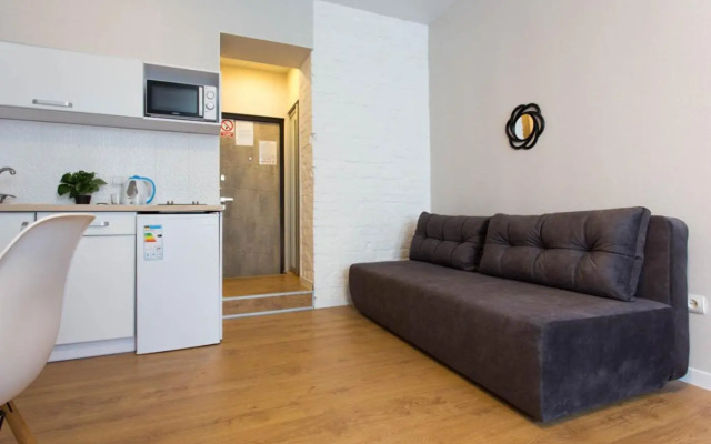 Modern studio, metro Pushkinska and Universytet - Chernyshevska str. 95-2