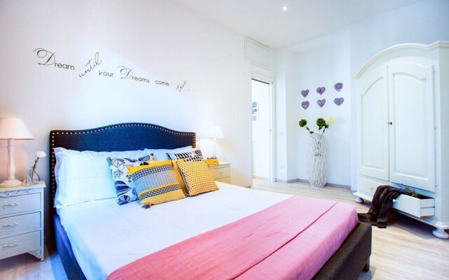 Romantic Flat With Large Terrace Close to S. Peter