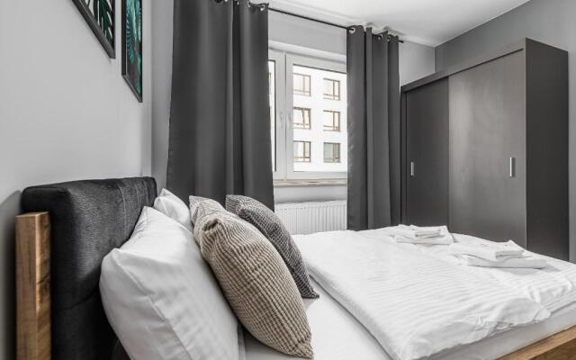 PREMIUM Apartments New Town Private Parking Included