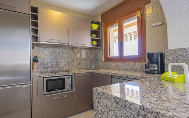Villa - 4 Bedrooms with Pool and WiFi - 106418