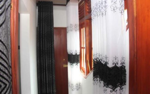 Sandaru Holiday Inn