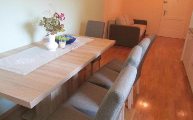 Apartment Domi Kvatric