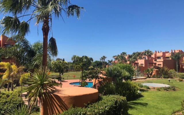 2256-Stunning groundfloor in luxury complex!