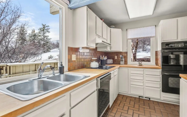 Oak Ridge Retreat by Snowmass Vacations