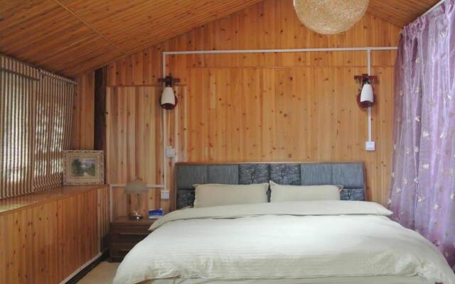 E-Outfitting Moon Hostel
