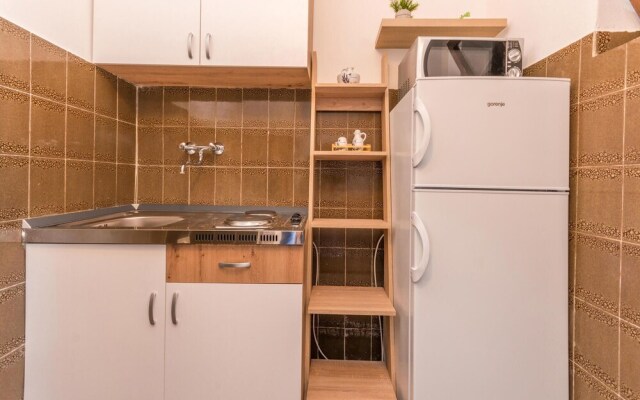 Beautiful Apartment in Drage With Wifi and 1 Bedrooms