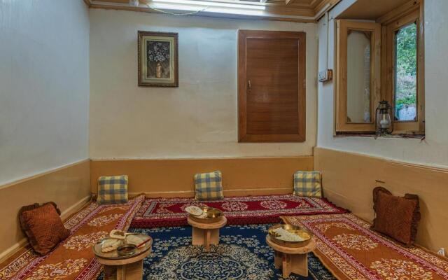 Saffronstays Hardy's Hideaway