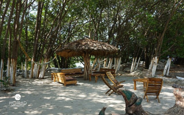 Nomad Beach House - Hostel