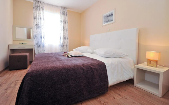 Lastura Aparthotel & Mobile Homes
