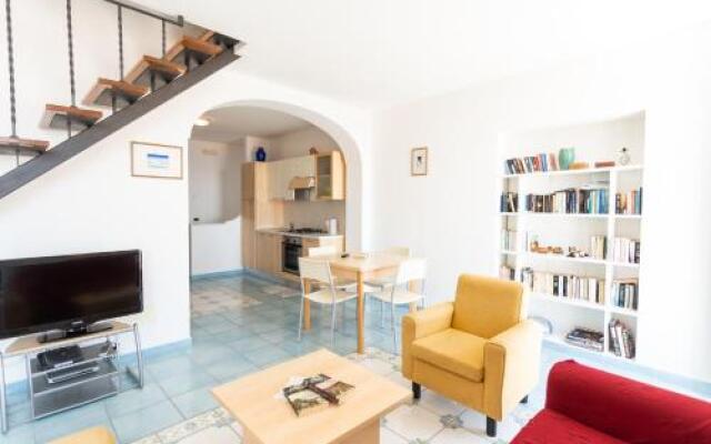 LUIMAR Holiday House